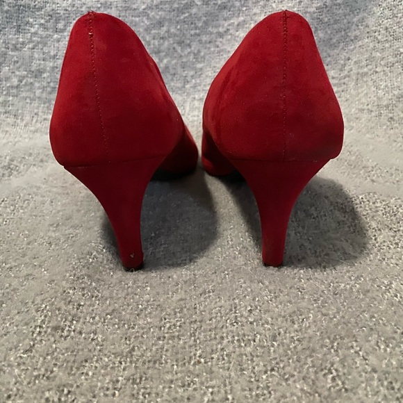 Dexflex Comfort Red Heels with Suede Finish - Picture 6 of 8